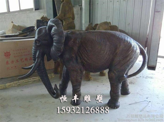 大象雕塑